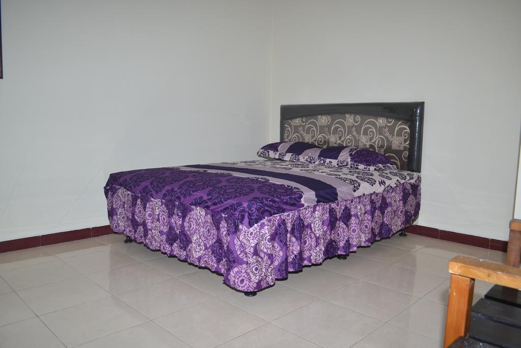 Crown Guest House Ambarawa Room photo